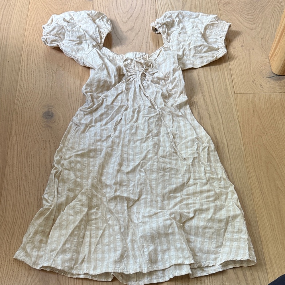 H&M Cream Ruched Top